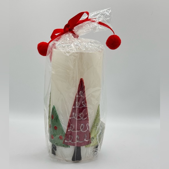 Holiday Christmas Pillar Candle - Picture 2 of 4